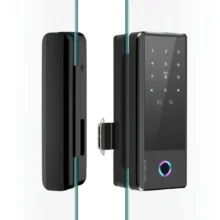 Khóa cửa kính thông minh Kenitsu GK01 lắp đặt cho văn phòng hiện đại với tính năng vân tay và mật mã.