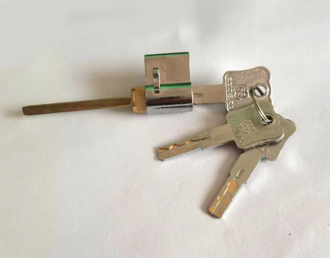 Thay Ổ Khóa Cơ Khóa Vân Tay Yale Tại Hà Nội: Tận Nhà, Nhanh Nhất 24/7 2 lõi khóa cơ khóa vân tay yale chính hãng giá tốt tại hà nội