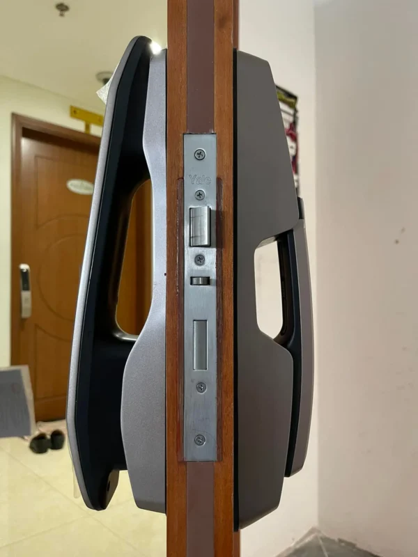 Thay Ổ Khóa Cơ Khóa Vân Tay Yale Tại Hà Nội: Tận Nhà, Nhanh Nhất 24/7 11 dịch vụ sửa ổ chìa khóa vân tay yale ymi70 tận nhà chuyên nghiệp tại hà nội